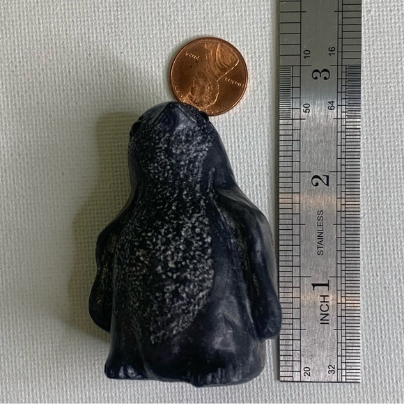 A Wolf Original Carved Resin Baby Penguin Sculpture Figurine Canada Signed 2.5" - Picture 14 of 14
